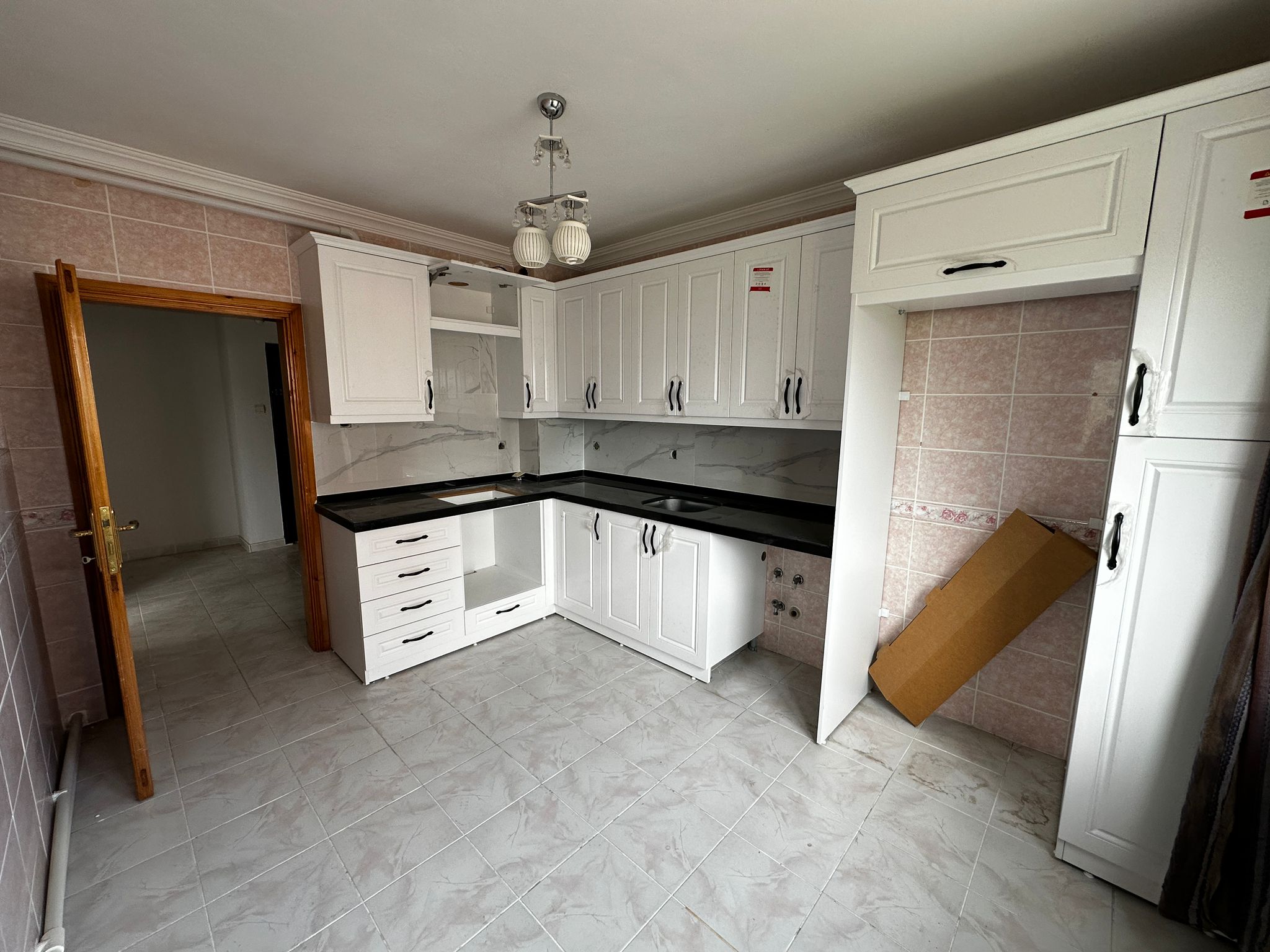 MABEL'DEN ADACIK MAHALLESİ GÜZELYURT SİTESİ 3+1 SATILIK DAİRE